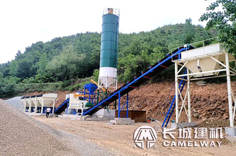 小型灰土攪拌機(jī)客戶現(xiàn)場(chǎng)實(shí)景